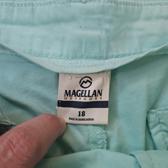 Magellan Outdoors Women's Size 18 Aqua Blue Shorts - Picture 8 of 11